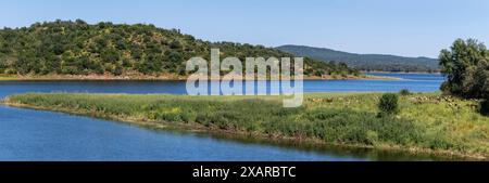 Bacino idrico di Retortillo, Parco naturale della Sierra de Hornachuelos, provincia di Córdoba, Andalusia, Spagna. Foto Stock