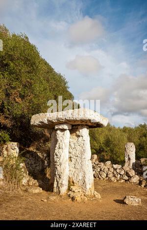 talayòtic villaggio di Torretrencada, - Taula-. Ciutadella. Minorca, isole Baleari. Spagna. Foto Stock