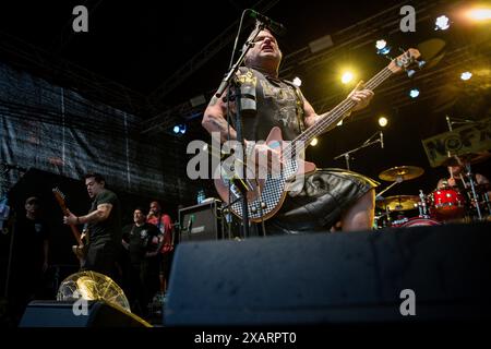 Augusta, Germania. 07/06/2024. FAT Mike performe al concerto NOFX Punk in drublic: Lasst Tour 2024. 40 anni, 40 città, 40 Songs x Day - l'iconica band punk NOFX ha tenuto un'esibizione indimenticabile ad Augusta come parte del loro tour di addio. Crediti: Valerio Agolino / Alamy Live News Foto Stock