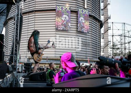 Augusta, Germania. 07/06/2024. Eric Melvin si esibisce al concerto NOFX Punk in drublic: Lasst Tour 2024. 40 anni, 40 città, 40 Songs x Day - l'iconica band punk NOFX ha tenuto un'esibizione indimenticabile ad Augusta come parte del loro tour di addio. Crediti: Valerio Agolino / Alamy Live News Foto Stock