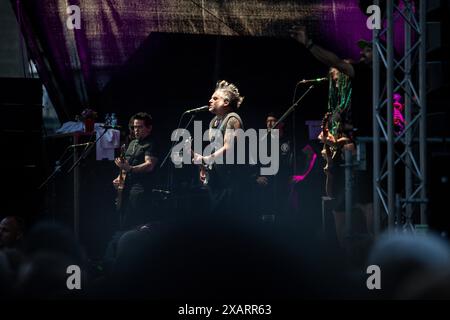 Augusta, Germania. 07/06/2024. FAT Mike performe al concerto NOFX Punk in drublic: Lasst Tour 2024. 40 anni, 40 città, 40 Songs x Day - l'iconica band punk NOFX ha tenuto un'esibizione indimenticabile ad Augusta come parte del loro tour di addio. Crediti: Valerio Agolino / Alamy Live News Foto Stock