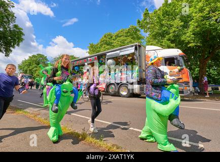 Sfilata di Carnevale a Long Eaton, Derbyshire, Regno Unito 2024 Foto Stock