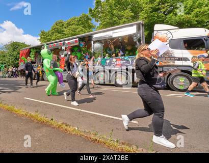 Sfilata di Carnevale a Long Eaton, Derbyshire, Regno Unito 2024 Foto Stock