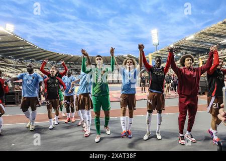 Bruxelles, Belgio. 8 giugno 2024. I giocatori belgi festeggiano dopo aver vinto una partita amichevole di calcio tra la nazionale belga dei Red Devils e la nazionale lussemburghese, allo stadio King Baudouin (Stade ROI Baudouin - Koning Boudewijnstadion), a Bruxelles, sabato 8 giugno 2024. I Red Devils si stanno preparando per i prossimi Campionati europei di Euro 2024 in Germania. BELGA PHOTO BRUNO FAHY credito: Belga News Agency/Alamy Live News Foto Stock