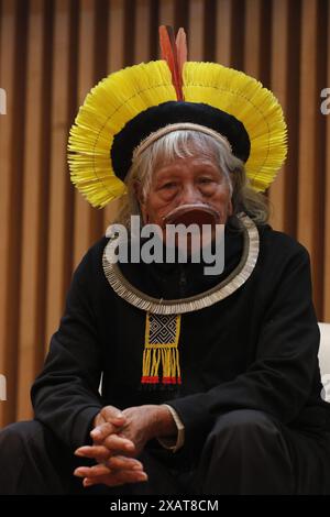 Cacique Raoni Metuktire, capo indigeno del gruppo etnico Kayapo, ritratto alla settimana dell'ambiente - Rio de Janeiro, Brasile 06.06.2024 Foto Stock