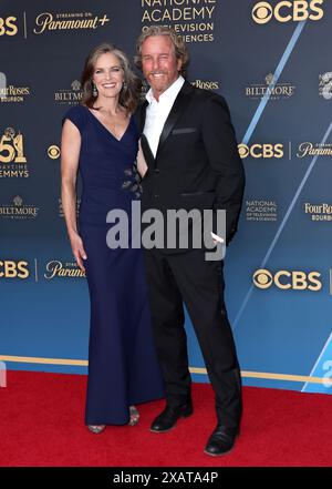 Los Angeles, Stati Uniti. 7 giugno 2024. Susan Walters e Linden Ashby arrivano al 51° Daytime Emmy Awards tenutosi al Westin Bonaventure Hotel & Suites il 7 giugno 2024 a Los Angeles, CA © Steven Bergman/AFF-USA. Credito COM: AFF/Alamy Live News Foto Stock