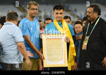 Kolkata, Ciudad de Mexico, India. 6 giugno 2024. Sunil Chhetri della National Indian Football Team, viene ricevuto durante una cerimonia di benvenuto dalla Federazione calcistica indiana prima dell'imminente partita dell'India contro l'Afghanistan. Il 6 giugno 2024 a Kolkata, India. (Credit Image: © Dipa Chakraborty/eyepix via ZUMA Press Wire) SOLO PER USO EDITORIALE! Non per USO commerciale! Foto Stock