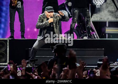 Concerto di musica per cantanti italiani - Vasco Rossi - Vasco Live 2024 Vasco Rossi Milano Stadio San Siro Italia Copyright: XMirkoxFava/TSCKx/xLiveMediax LPM 1389945 Foto Stock