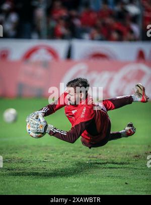 Caxias do sul, Brasile. 9 giugno 2024. RS - CAXIAS DO SUL - 06/08/2024 - CUP SUL-AMERICANA 2024, INTERNACIONAL x DELFIN - Anthoni, giocatore dell'Internacional durante una partita contro Delfin allo stadio Alfredo Jaconi per il campionato Copa sul-americana 2024. Credito: AGIF/Alamy Live News Foto Stock