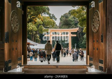 Visita al santuario dell'imperatore Meiji a Tokyo Foto Stock