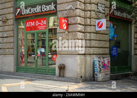 Elevazione del fronte della Banca Unicredit, Ferenciek Tere, Budapest, Ungheria Foto Stock