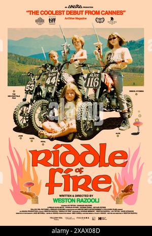 Riddle of Fire (2023) diretto da Weston Razooli e interpretato da Phoebe ferro, Skyler Peters e Lorelei Olivia Mote. Tre bambini maliziosi si imbarcano in un'odissea boscosa quando la madre li invia per una commissione. US un foglio poster ***SOLO PER USO EDITORIALE***. Credito: Sindrome BFA/Aceto Foto Stock