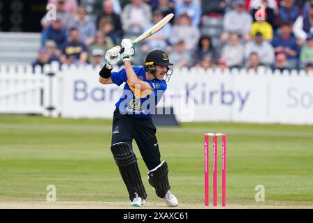 Bristol, Regno Unito. 9 giugno 2024. Daniel Hughes del Sussex batté durante il Vitality Blast match T20 tra Gloucestershire e Sussex Sharks. Crediti: Robbie Stephenson/Alamy Live News Foto Stock