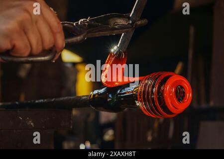 Produzione di vetro artigianale presso la fabbrica Guardiola (Gordiola). Algaida. Maiorca. Isole Baleari. Spagna. Foto Stock