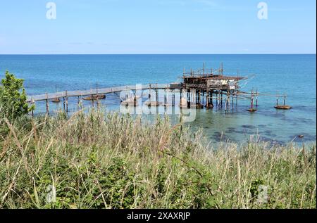 Vasto Marina - Trabocco Cungarelle dal sentiero Foto Stock