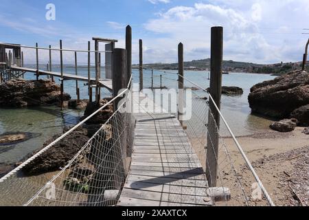 Vasto Marina - Pontile di accesso al Trabocco trave Foto Stock