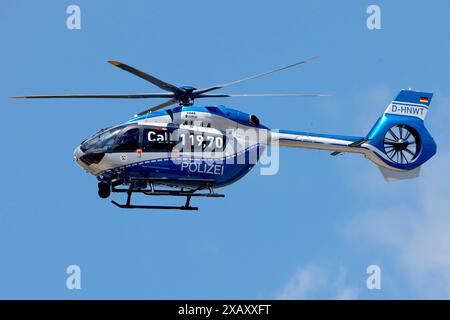 Einsatzhubschrauber der Polizei Nordrhein-Westfalen. D-HNWT AIRBUS Helicopters BK117 D2 / H145 / EC145 T2 c/n: 20107 Baujahr: 2016 *** elicottero di polizia della Renania settentrionale-Vestfalia D HNWT AIRBUS Helicopters BK117 D2 H145 EC145 T2 c n 20107 anno di costruzione 2016 Foto Stock