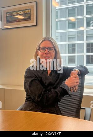 Washington, DC, USA. 6 giugno 2024. Anna Bjerde, Managing Director for Operations della Banca Mondiale, siede nel suo ufficio. Crediti: Julia Naue/dpa/Alamy Live News Foto Stock