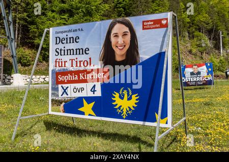 Europawahl a Österreich. Wahlplakate der Partei ÖVP und FPÖ. // 25.05.2024: Nauders, Tirolo, Österreich, Europa c Arnulf Hettrich / Fnoxx - Veroeffentlichung nur gegen Honorar, Urhebervermerk und Belegexemplar. Kontakt: Arnulf Hettrich, Bildagentur Fnoxx, Zeppelinstrasse 7, 70193 S t u t g a r t , D e u t s c h l a n d , Telefon 49 173 3189170 und 49 711 291260, hettrichfnoxx.de Bankverbindung: IBAN: DE86 6005 0101 0005 9259 84 - BIC: SOLADEST600 - Ust.ID-Nr. DE 812 057 385 beim Finanzamt Stuttgart 1 --- www.freelens.com/clearing. Jegliche Nutzung des Fotos nur gegen Honorar zzgl. der gesetz Foto Stock