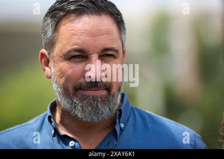 Madrid, Spagna. 9 giugno 2024. Santiago Abascal, leader del partito di estrema destra spagnolo Vox, visto in un seggio elettorale durante le elezioni del Parlamento europeo in Spagna. Credito: SOPA Images Limited/Alamy Live News Foto Stock