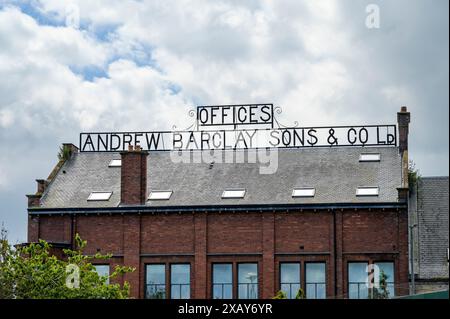 Cartello metallico sopra gli ex uffici di Andrew Barclay Locomotives Works, West Langlands Street, Kilmarnock, East Ayrshire, Scozia, Regno Unito, Europa Foto Stock