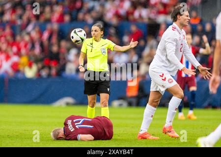 Broendby, Danimarca. 8 giugno 2024. L'arbitro Stephanie Frappart è stato visto durante l'amichevole di calcio tra Danimarca e Norvegia al Broendby Stadion di Copenaghen. (Photo Credit: Gonzales Photo/Alamy Live News Foto Stock