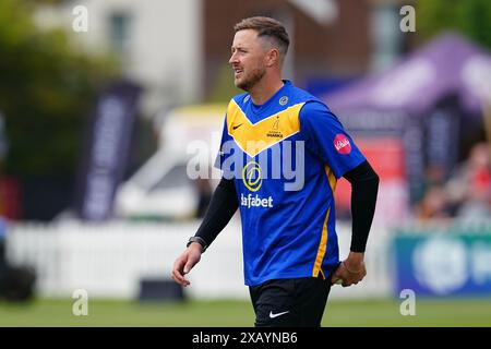 Bristol, Regno Unito, 9 giugno 2024. Ollie Robinson del Sussex durante il Vitality Blast match T20 tra Gloucestershire e Sussex Sharks. Crediti: Robbie Stephenson/Gloucestershire Cricket/Alamy Live News Foto Stock