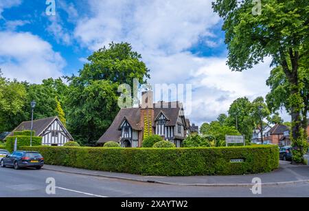 Bournville, Regno Unito. 9 giugno 2024. Una giornata estiva a Selly Manor, una storica casa Tudor, a Bournville, Birmingham. Crediti: Thomas Faull/Alamy Live News Foto Stock