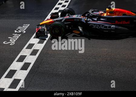 Montreal, Canada. 9 giugno 2024. Il pilota olandese della Red Bull Racing Max Verstappen gareggia nel Gran Premio di Formula 1 del Canada 2024 sul circuito Gilles-Villeneuve di Montreal, Canada, 9 giugno 2024. Crediti: Qian Jun/Xinhua/Alamy Live News Foto Stock