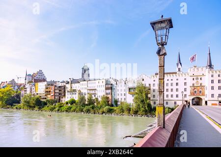 Geografia / viaggi, Germania, Baviera, castello di fossati in locanda, città vecchia, Inn River bridge, ULTERIORI DIRITTI-INFORMAZIONI-NON-DISPONIBILI Foto Stock