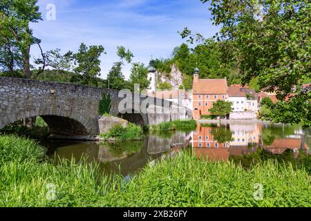 Geografia / viaggi, Germania, Baviera, Kallmuenz, ponte di pietra, vecchio municipio, ULTERIORI DIRITTI-INFORMAZIONI-INFORMAZIONI-NON-DISPONIBILI Foto Stock