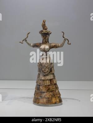 Statuetta della fede della dea del serpente trovata nel palazzo di Cnosso Foto Stock