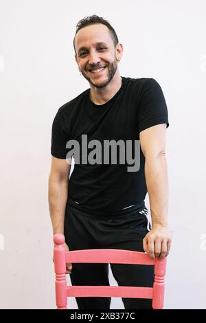 Il ballerino Manuel Liñan durante la sua esecuzione dell'anteprima del suo spettacolo "Muerta de amor", al Centro Coreografico Canal, il 10 giugno 2024 a Madr Foto Stock