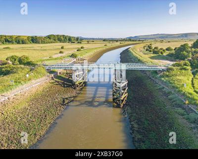 veduta aerea del ponte sul fiume ouse a sud, nel south down national park nel sussex orientale Foto Stock