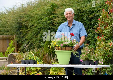 Il giardiniere della BBC radio 2 Terry Walton all'evento Redrow, Tinkinswood Green Gardening di sabato 6/7/19 Foto Stock