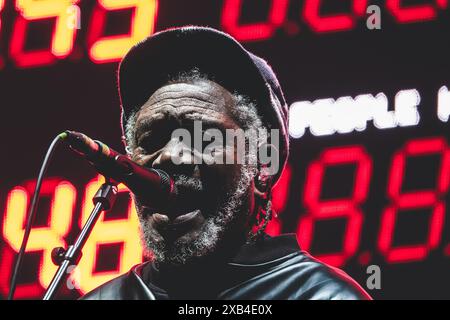 Aarhus, Danimarca. 7 giugno 2024. Il gruppo hop inglese Massive Attack esegue un concerto dal vivo durante il festival di musica danese Northside 2024 ad Aarhus. Qui il cantante Horace Andy viene visto dal vivo sul palco. (Foto: Gonzales Photo - Rolf Meldgaard). Foto Stock