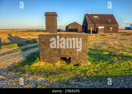 Rame abbronzante costruito nel 1910 utilizzato per tingere e conservare reti da pesca e abbigliamento Dungeness Kent UK Foto Stock