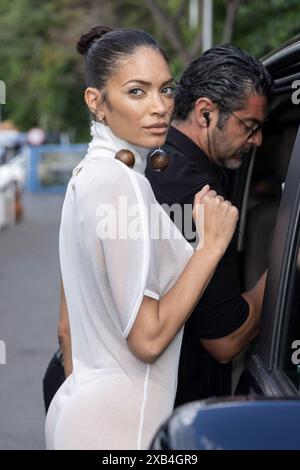 Capri, Italia. 10 giugno 2024. Elodie viene avvistata al Marina grande peer di Capri, il 10 giugno 2024, per partecipare al Jacquemus 'la Casa' Collection Cruise Show a Casa Malaparte. Foto di Marco Piovanotto/ABACAPRESS. COM credito: Abaca Press/Alamy Live News Foto Stock