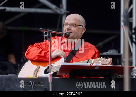 Thomas Stelzer & Friends SÄSCH - 60 Jahre Das große Jubiläumskonzert zum 60igsten Geburtstag des Dresdner Musikers Thomas Stelzer Open Air in der Freilichtbühne Junge Garde Dresden. *** Thomas Stelzer amici di 60 anni il grande concerto di anniversario per il SÄSCH 60 compleanno del musicista di Dresda Thomas Stelzer Open Air al palco all'aperto Junge Garde Dresden Foto Stock