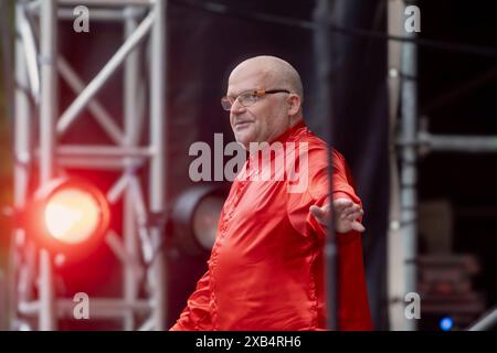 Thomas Stelzer & Friends SÄSCH - 60 Jahre Das große Jubiläumskonzert zum 60igsten Geburtstag des Dresdner Musikers Thomas Stelzer Open Air in der Freilichtbühne Junge Garde Dresden. *** Thomas Stelzer amici di 60 anni il grande concerto di anniversario per il SÄSCH 60 compleanno del musicista di Dresda Thomas Stelzer Open Air al palco all'aperto Junge Garde Dresden Foto Stock