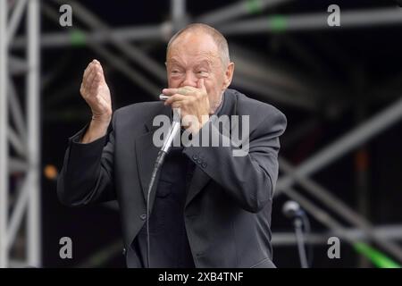 Bernd Kleinow Mundharmonika ist musikalischer Gast bei Thomas Stelzer & Friends SÄSCH - 60 Jahre Das große Jubiläumskonzert zum 60igsten Geburtstag des Dresdner Musikers Thomas Stelzer Open Air in der Freilichtbühne Junge Garde Dresden. *** Bernd Kleinow Mundharmonika è ospite musicale presso Thomas Stelzer Friends SÄSCH 60 Jahre il grande concerto di anniversario per il 60 ° compleanno del musicista di Dresda Thomas Stelzer Open Air presso il palco all'aperto Junge Garde Dresden Foto Stock