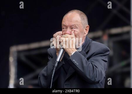 Bernd Kleinow Mundharmonika ist musikalischer Gast bei Thomas Stelzer & Friends SÄSCH - 60 Jahre Das große Jubiläumskonzert zum 60igsten Geburtstag des Dresdner Musikers Thomas Stelzer Open Air in der Freilichtbühne Junge Garde Dresden. *** Bernd Kleinow Mundharmonika è ospite musicale presso Thomas Stelzer Friends SÄSCH 60 Jahre il grande concerto di anniversario per il 60 ° compleanno del musicista di Dresda Thomas Stelzer Open Air presso il palco all'aperto Junge Garde Dresden Foto Stock