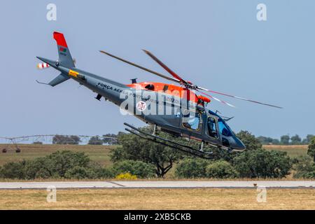 Elicottero Koala AW199 dell'Aeronautica militare portoghese Foto Stock