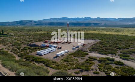 Attrezzatura di traino nel campo petrolifero Foto Stock