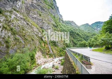 La splendida natura del canyon di Rugova nella campagna del Kosovo Foto Stock