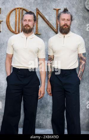 Londra, Regno Unito. 10 giugno 2024. Luke Tittensor e Elliott Tittensor partecipano alla premiere britannica House of the Dragon della seconda stagione all'Odeon Luxe di Leicester Square, Londra. (Foto di Cat Morley/SOPA Images/Sipa USA) credito: SIPA USA/Alamy Live News Foto Stock