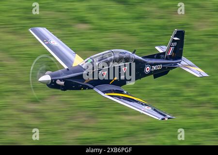 Beechcraft Texan T MK1 (Texan T1) in volo attraverso il Mach Loop Foto Stock