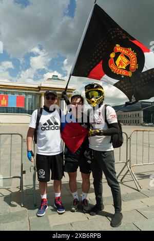 Ulan Bator, Mongolia. 11 giugno 2024. Tifoso del Manchester United, il calciatore mongolo Ochirvaani Batbold è tornato in patria dopo aver completato il suo sogno di tutta la vita di vedere giocare i Red Devils. Ha percorso 14.000 chilometri in bicicletta attraverso 19 paesi in tutto il mondo. Crediti: Enkh-Orgil/Alamy Live News. Foto Stock