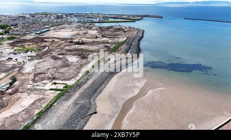 Una vista aerea della costa di Ardrossan, in Scozia, in una giornata di sole Foto Stock