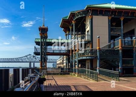 Terminal dei traghetti di Canal Street sul fiume Mississippi, New Orleans, Louisiana, Stati Uniti. Foto Stock